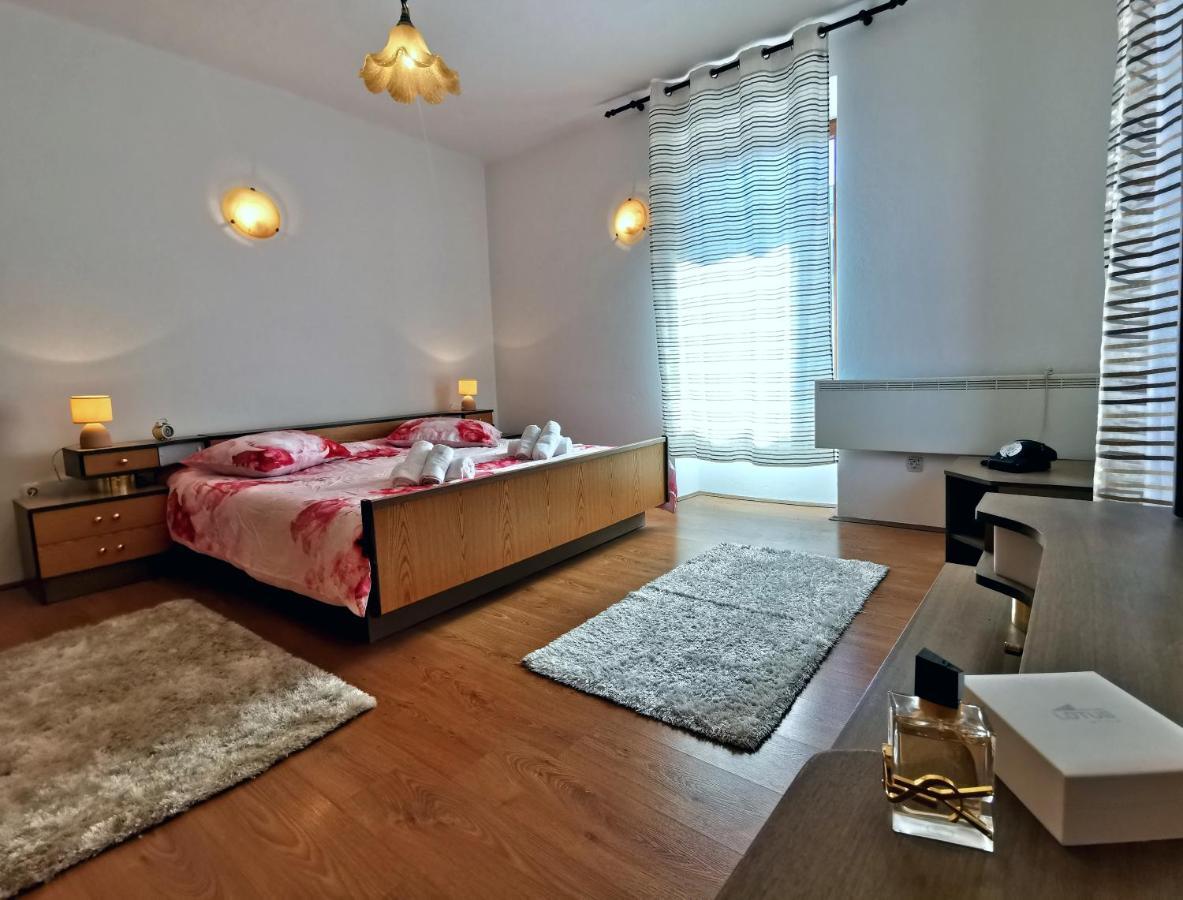 Ferienwohnung Parun Pula Exterior foto