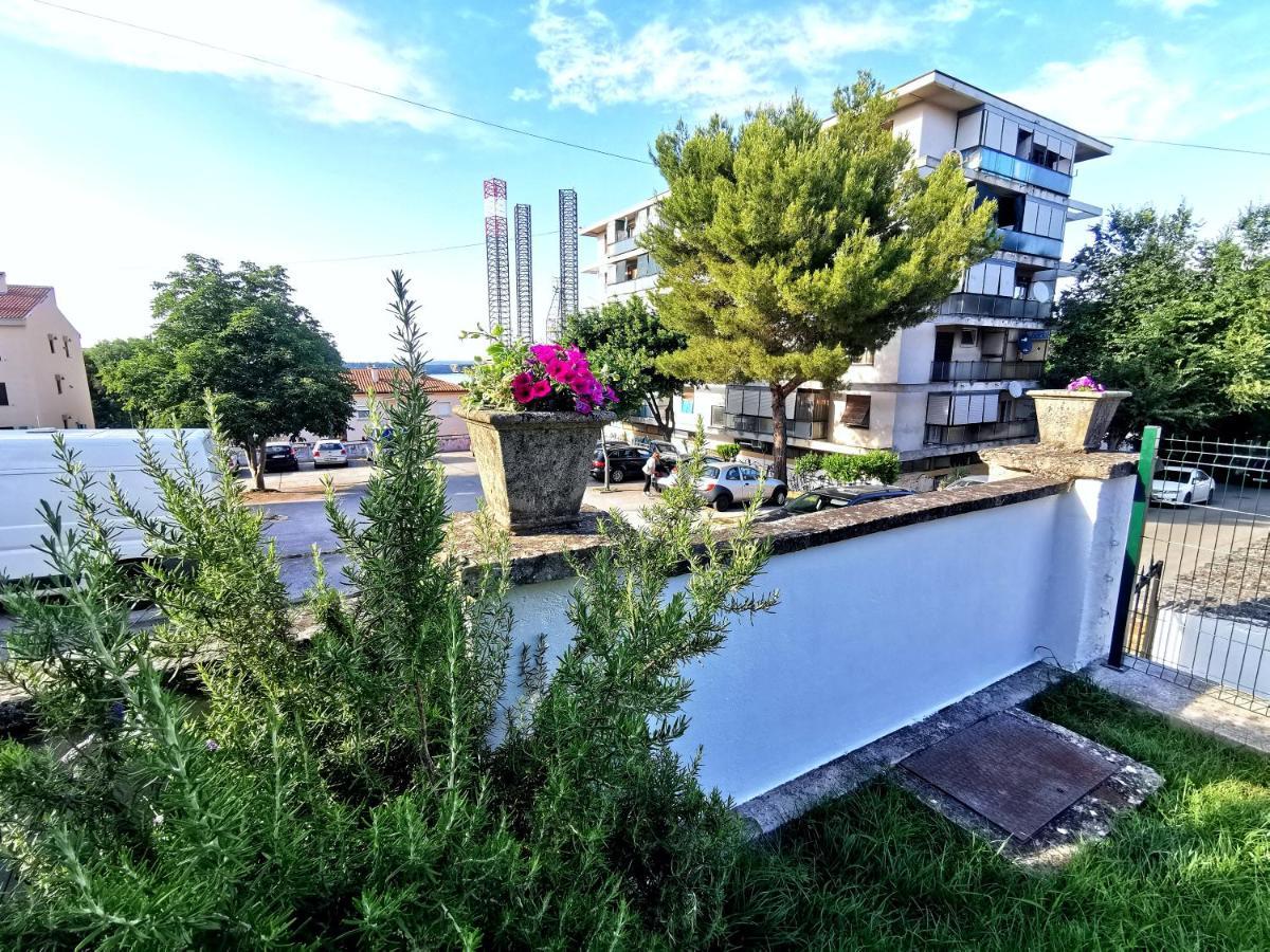Ferienwohnung Parun Pula Exterior foto